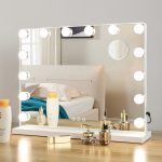 Hollywood makeup mirror 